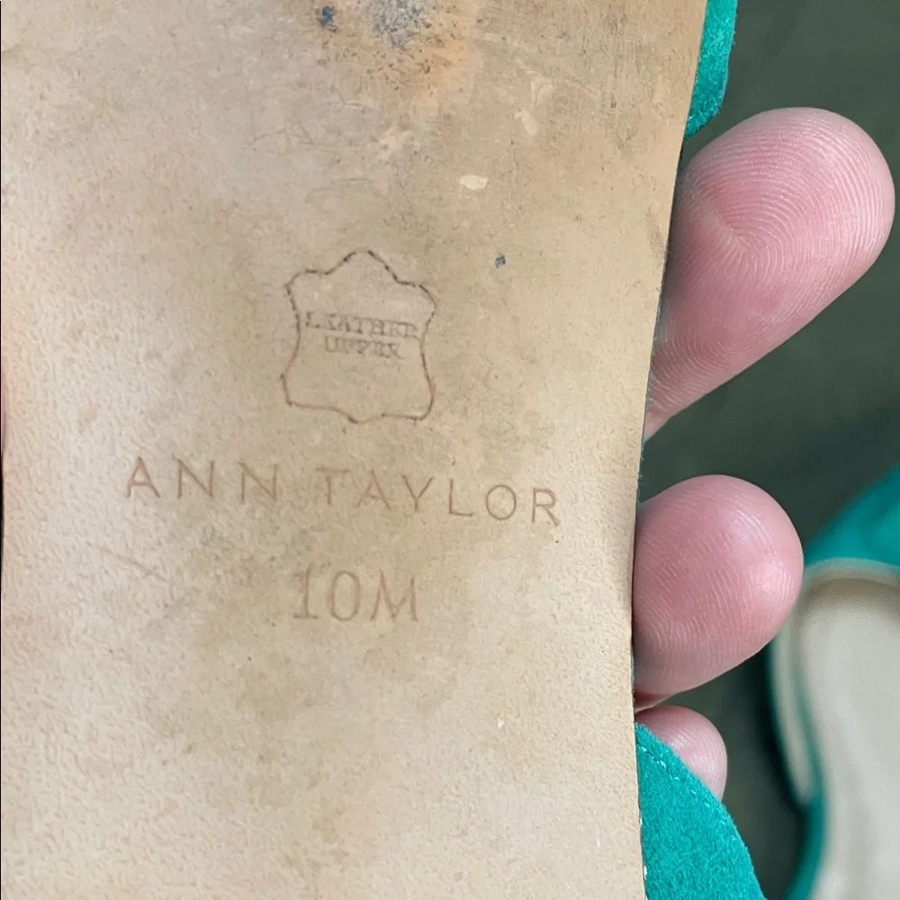 Ann Taylor Green  Bow Pointed Flats, size 10 - Picture 3 of 6